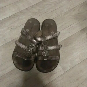 Taos Women’s Leather Sandals Shoes Pewter Adjustable Straps